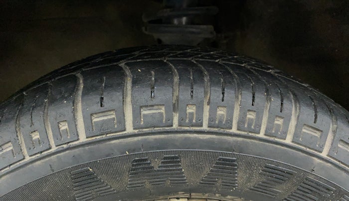 2016 Maruti Alto 800 LXI, Petrol, Manual, 28,909 km, Left Front Tyre Tread