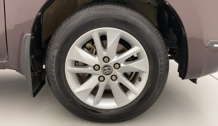 2018 Toyota Innova Crysta 2.4 GX 7 STR, Diesel, Manual, 52,018 km, Right Front Wheel