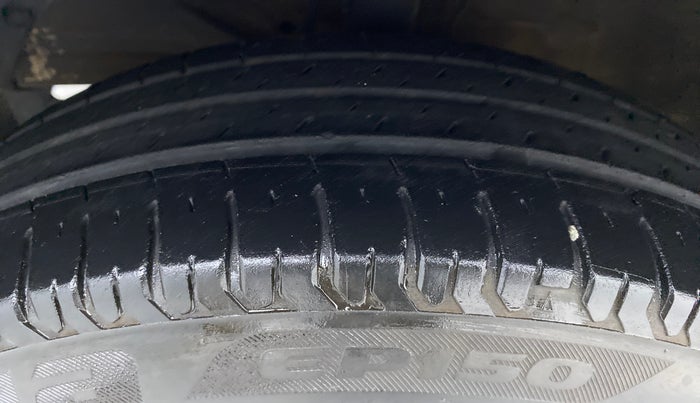 2017 Maruti Dzire VXI, Petrol, Manual, 17,083 km, Left Front Tyre Tread