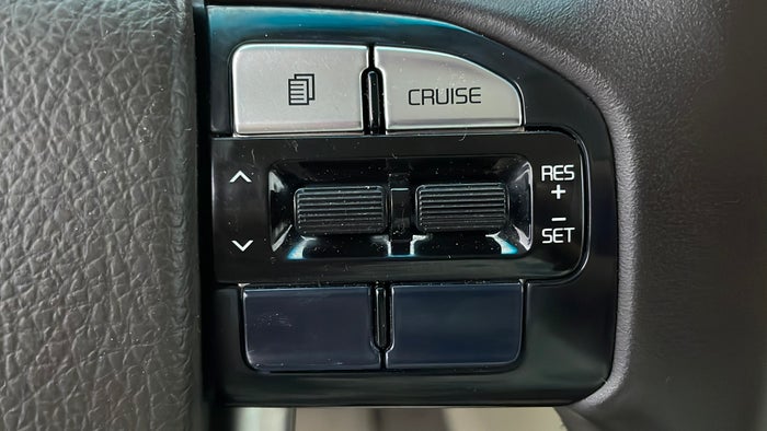 KIA MOHAVE-Steering Wheel Cruise Control Faded