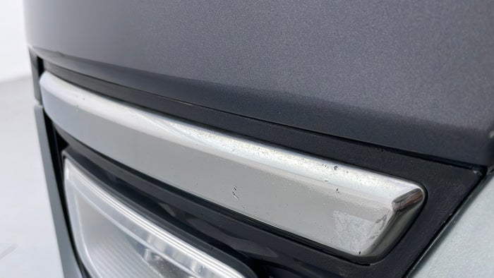 KIA MOHAVE-Fog Light Cover RHS Front Missing
