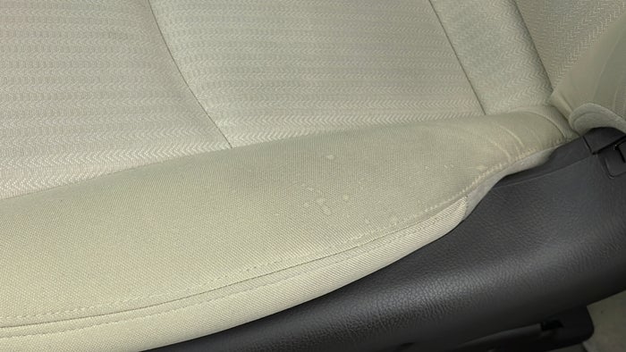 KIA MOHAVE-Seat LHS Front Stain