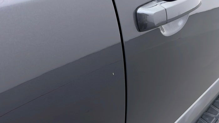KIA MOHAVE-Door Exterior RHS Rear Scratch
