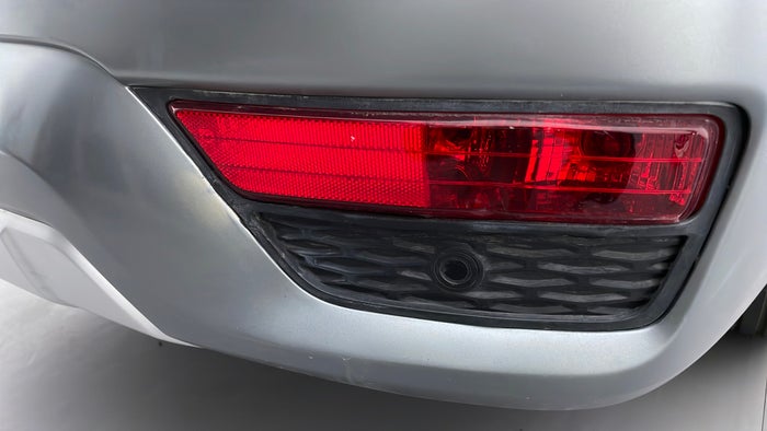 KIA MOHAVE-Fog Light Rear Cracked