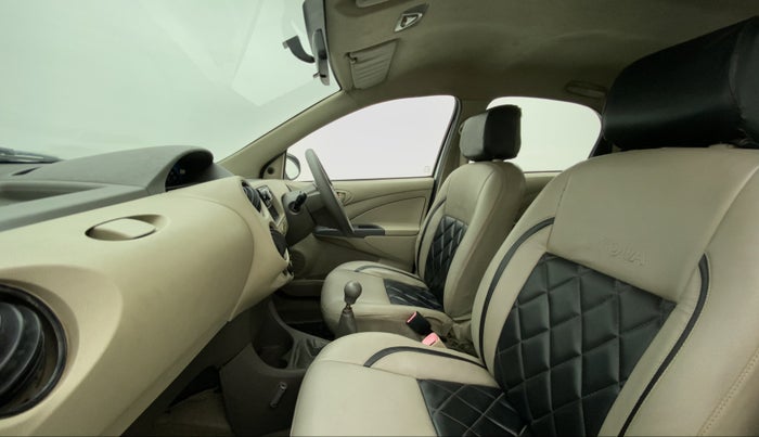 2014 Toyota Etios Liva G, Petrol, Manual, 36,837 km, Right Side Front Door Cabin