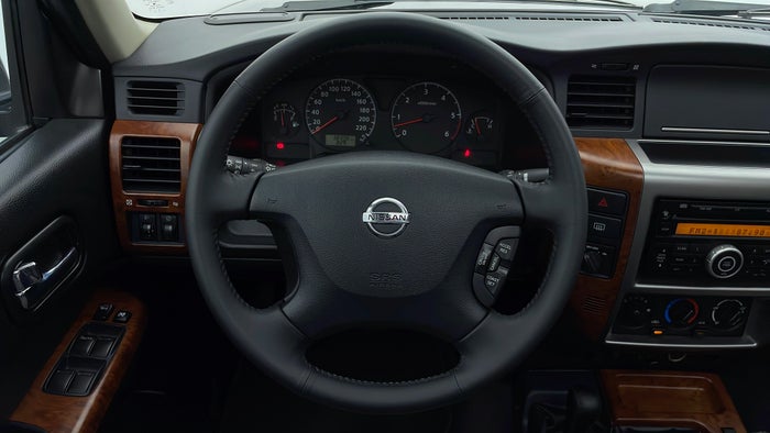 NISSAN PATROL-Steering Wheel Close-up