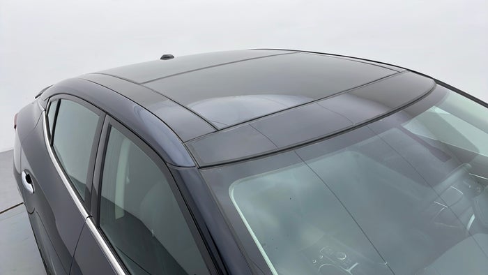 NISSAN MAXIMA-Roof/Sunroof View