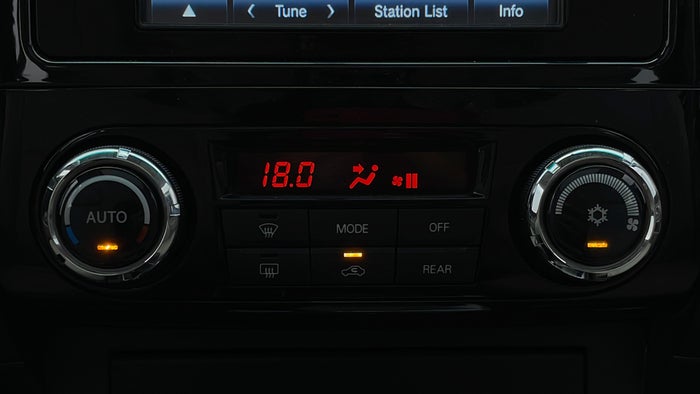 MITSUBISHI PAJERO-Automatic Climate Control