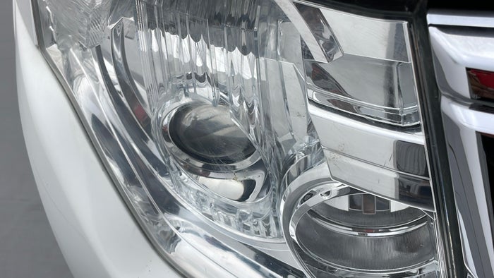 MITSUBISHI PAJERO-Head Light RHS Fading