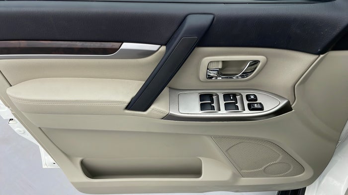 MITSUBISHI PAJERO-Driver Side Door Panels Controls