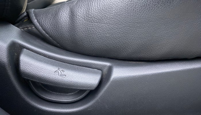 2014 Hyundai Grand i10 MAGNA 1.2 KAPPA VTVT, Petrol, Manual, 61,693 km, Driver Side Adjustment Panel