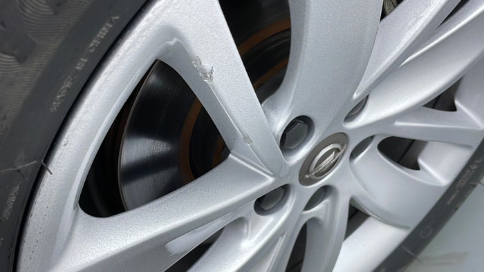 Opel Mokka-Alloy Wheel RHS Front Scratch