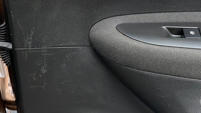 Opel Mokka-Door Interior RHS rear Scratch