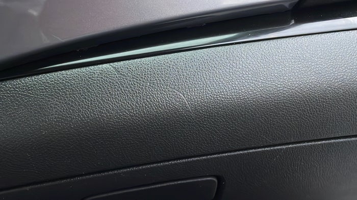 Opel Mokka-Dashboard Glove box Scratch