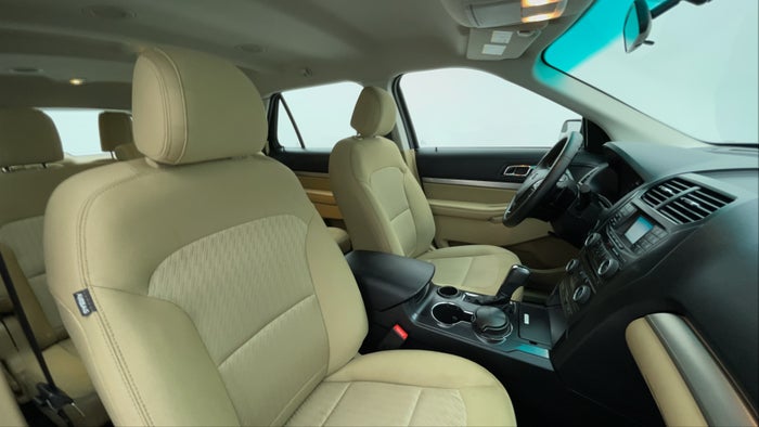 FORD EXPLORER-Right Side Front Door Cabin View