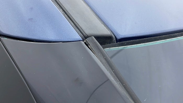 FORD EXPLORER-Windshield Front Beading Missing/Broken