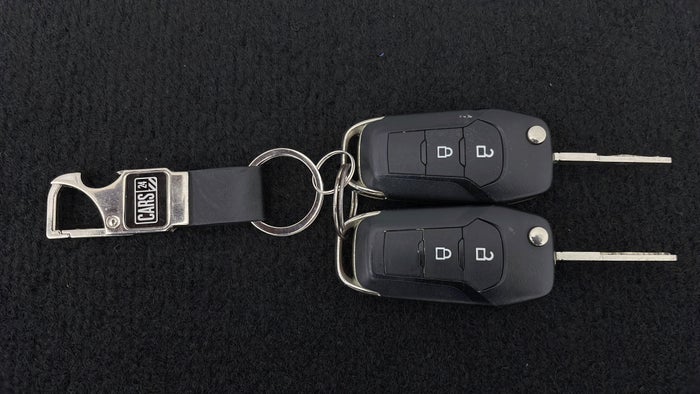 FORD EXPLORER-Key Close-up