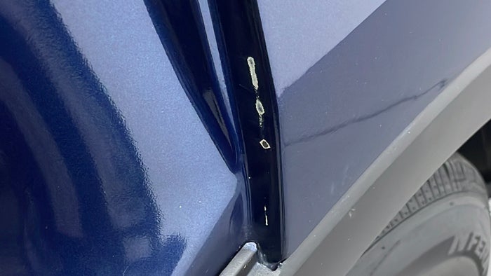 FORD EXPLORER-Quarter Panel LHS Scratch