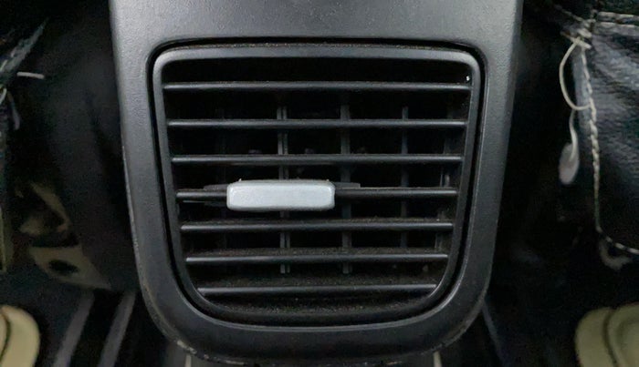 2010 Fiat Linea EMOTION OPTIONAL 1.3 MUTIJET, Diesel, Manual, 37,226 km, Rear AC Vents