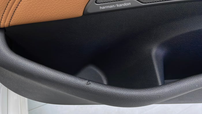 BMW 540I-Door Interior RHS front Scratch