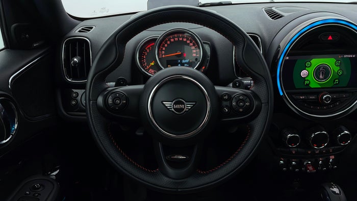 MINI COUNTRYMAN-Steering Wheel Close-up
