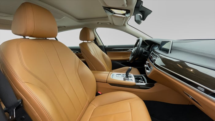 BMW 7 SERIES-Right Side Front Door Cabin View