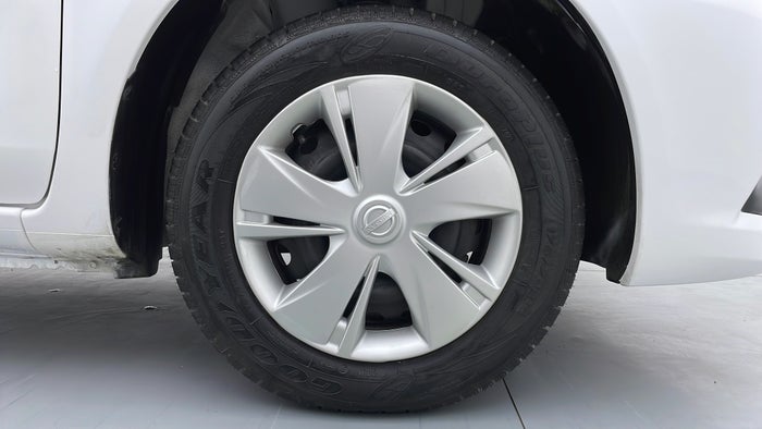 NISSAN SUNNY-Right Front Tyre