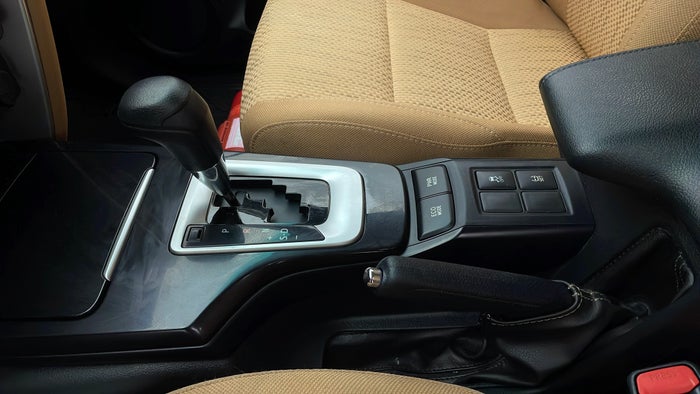TOYOTA FORTUNER-Gear Lever