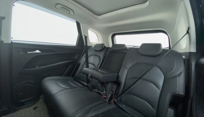 2020 MG HECTOR SHARP DCT PETROL, Petrol, Automatic, 13,028 km, Right Side Rear Door Cabin View