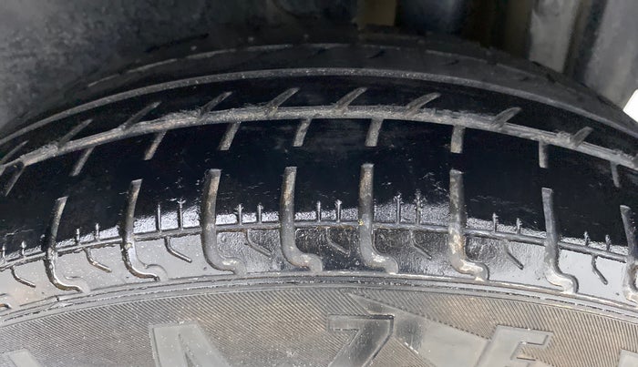 2014 Maruti Swift VDI, Diesel, Manual, 1,61,458 km, Left Rear Tyre Tread