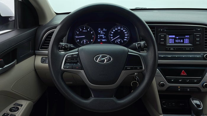 HYUNDAI ELANTRA-Steering Wheel Close-up
