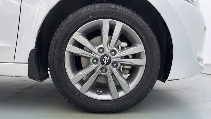 HYUNDAI ELANTRA-Right Front Tyre