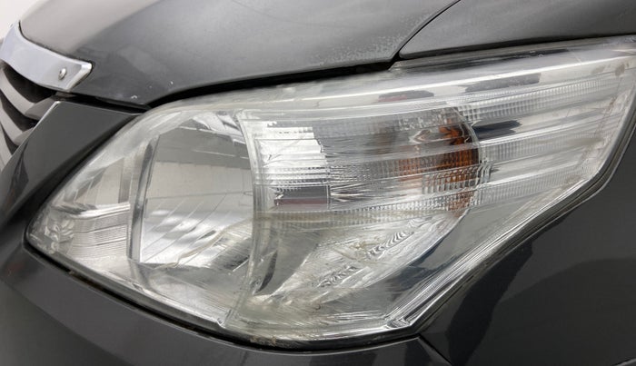 2012 Toyota Innova 2.5 VX 8 STR BS IV, Diesel, Manual, 1,16,365 km, Left headlight - Minor scratches