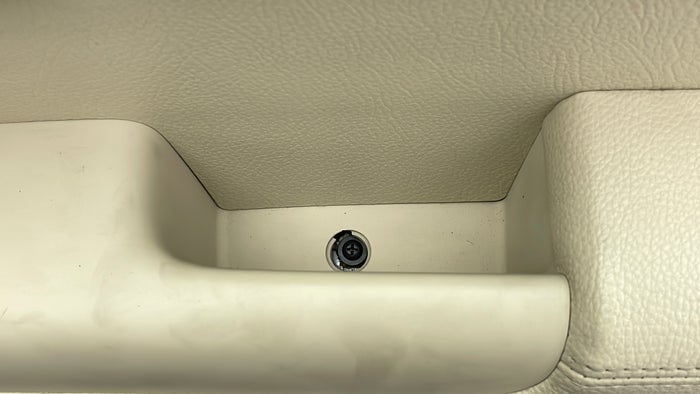 KIA MOHAVE-Door Interior RHS front Crack