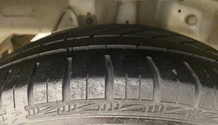 2017 Hyundai Eon ERA PLUS, Petrol, Manual, 37,075 km, Right Rear Tyre Tread