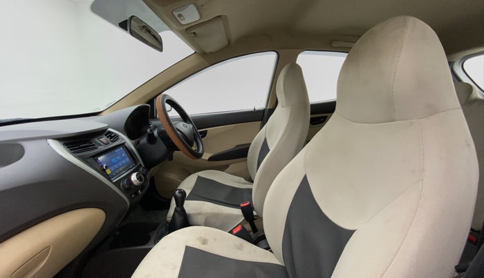 2017 Hyundai Eon ERA PLUS, Petrol, Manual, 37,075 km, Right Side Front Door Cabin