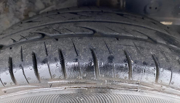 2014 Hyundai Eon ERA PLUS, Petrol, Manual, 46,403 km, Right Front Tyre Tread