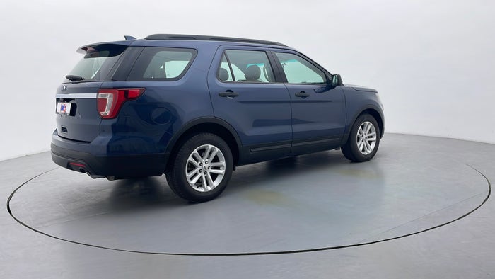 FORD EXPLORER-Right Back Diagonal (45- Degree) View