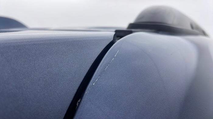 FORD EXPLORER-Roof Scratch