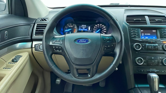 FORD EXPLORER-Steering Wheel Close-up