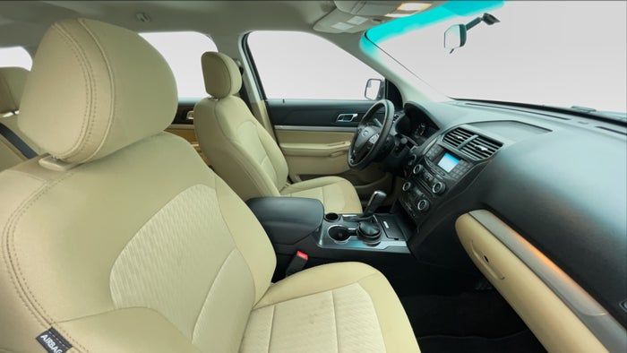 FORD EXPLORER-Right Side Front Door Cabin View