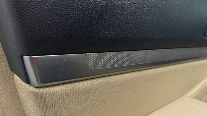 FORD EXPLORER-Door Interior LHS front Scratch