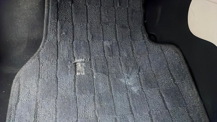 RENAULT SYMBOL-Flooring Carpet torn/damaged