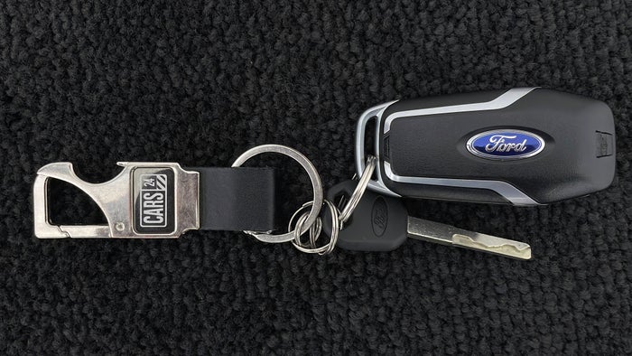 FORD F 150-Key Close-up