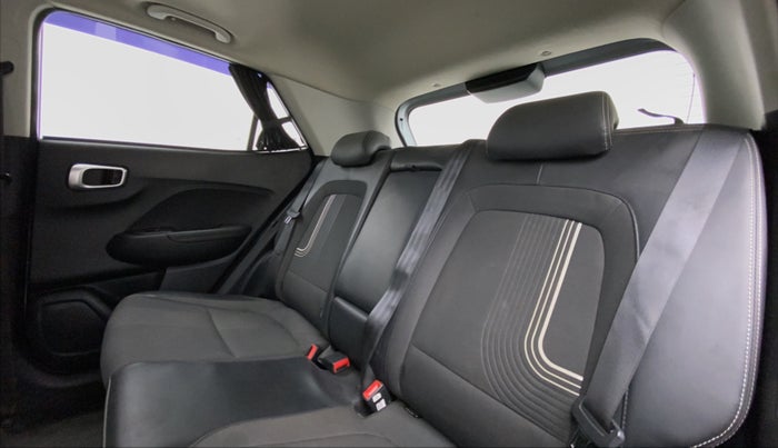 2019 Hyundai VENUE SX(O) CRDi, Diesel, Manual, 35,923 km, Right Side Rear Door Cabin
