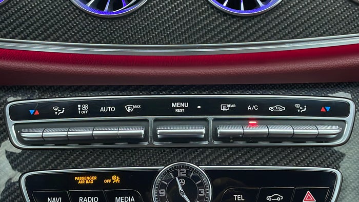 MERCEDES BENZ CLS 53-Automatic Climate Control