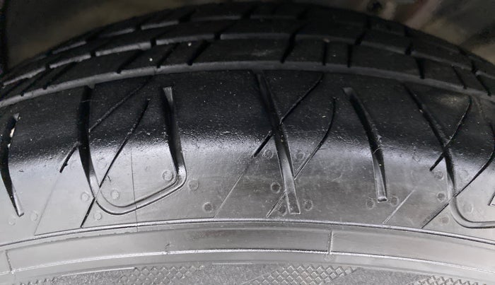 2019 KIA SELTOS HTX+ MT 1.5 DIESEL, Diesel, Manual, 77,822 km, Right Front Tyre Tread