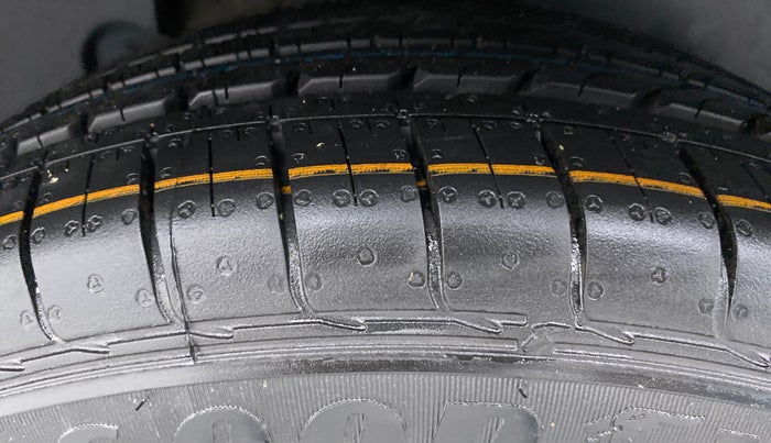 2019 KIA SELTOS HTX+ MT 1.5 DIESEL, Diesel, Manual, 77,822 km, Right Rear Tyre Tread