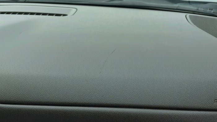 CHEVROLET SILVERADO-Dashboard Glove box Scratch