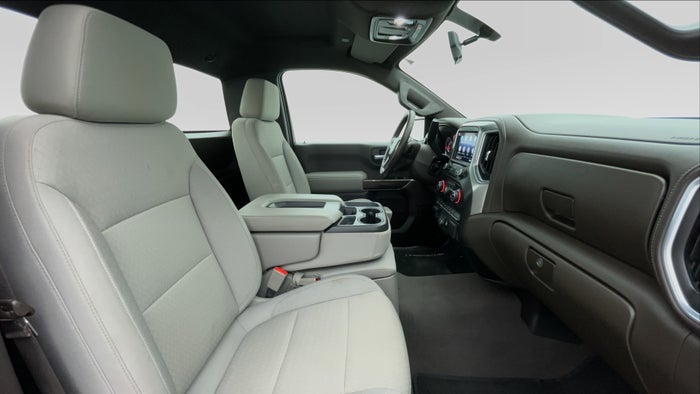CHEVROLET SILVERADO-Right Side Front Door Cabin View
